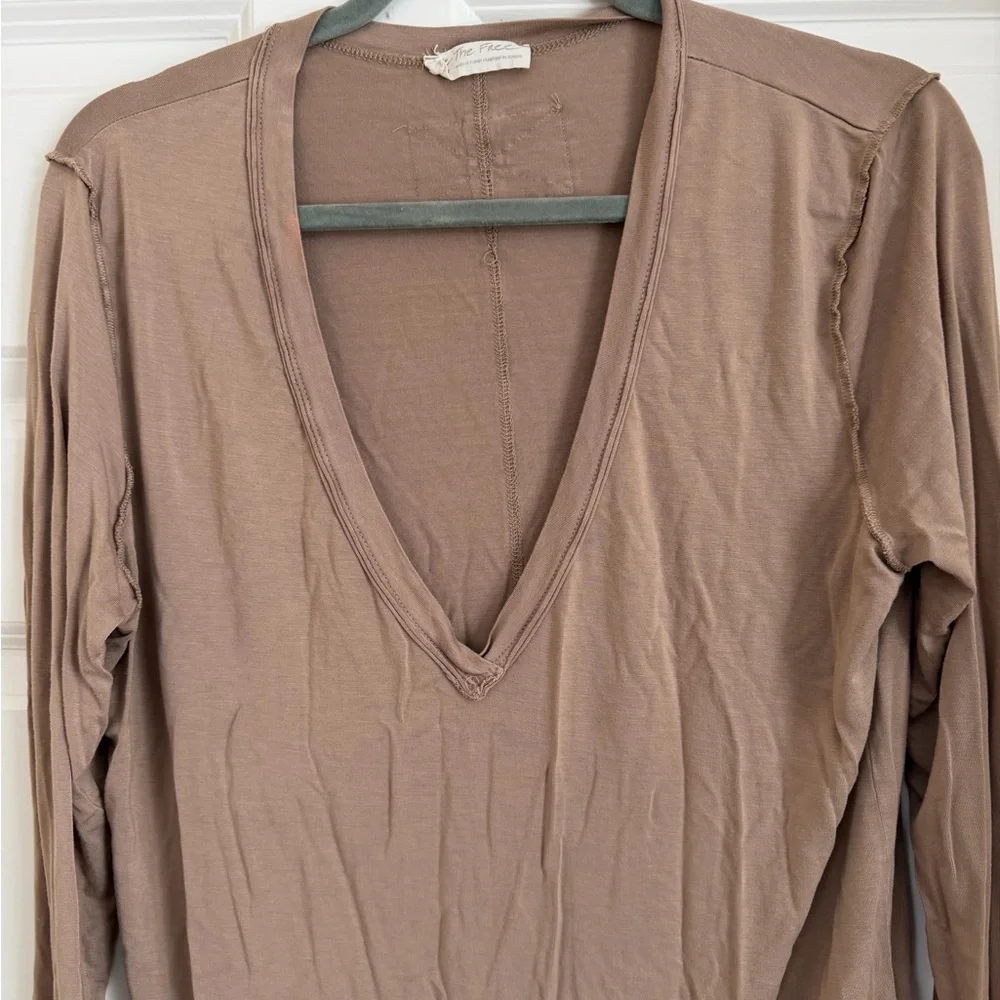 Free People Long Sleeve Vneck Top Large Tan - Picture 2 of 7